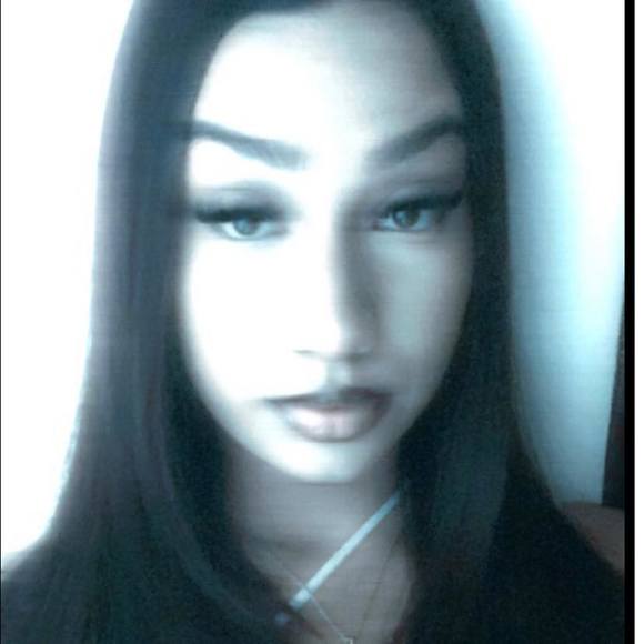 Meet your Posher, Tehzeeb - Picture 1 of 1